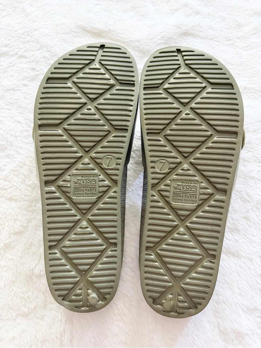 Time and Tru One Buckle Sandals Olive Green Size 7